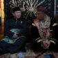 Prabowo Subianto saat menghadiri acara prosesi Batagak Gala Wamenaker Afriansyah Noor di Istana Pangaruyuang, Tanah Datar, Sumatera Barat. (Dok. Tim Media Prabowo Subianto)