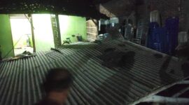 Akibat amukan gempa tektonik itu, sejumlah bangunan di Kota Reog mengalami kerusakan. (Dok. Fìn)
