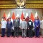 Menteri Pertahanan Prabowo Subianto menerima kunjungan kehormatan Wakil Perdana Menteri sekaligus Menteri Negara Urusan Pertahanan Khalid bin Muhammad Al-Attiyah. (Dok. Tim Media Prabowo)  