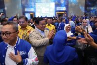 Ketua Umum Partai Gerindra Prabowo Subianto memberikan persembahan istimewa untuk HUT ke-25 Partai Amanat Nasional (PAN) di Hotel Sultan, Jakarta. (Dok. Tim Media Prabowo Subainto)