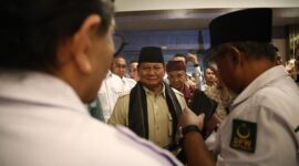 Ketua Umum Partai Gerindra Prabowo Subianto menghadiri acara Konsolidasi Zona III Pemenangan Pileg Partai Bulan Bintang di Hotel Pangeran Beach, Padang. (Instagram.com/@prabowo)
