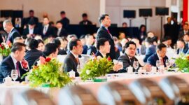 Presiden Jokowi menghadiri Forum Bisnis Indonesia-Republik Rakyat Tiongkok (RRT). (Facbook.com/@Setkab RI)