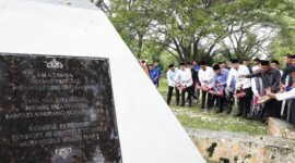 Ketua Umum Partai Demokrat Agus Harimurti Yudhoyono (AHY) berziarah ke Makam Kuburan Massal Siron, Aceh. (Instagram.com/@agusyudhoyono)