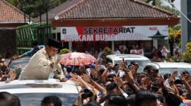 Calon Presiden Nomor Urut 2, Prabowo Subianto melakukan Ziarah ke Makam Bapak Proklamator Ir. Soekarno yang terletak di Blitar, Jawa Timur. (Dok. Tim Media Prabowo-Gibran)