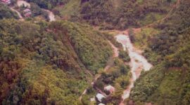 Pantauan visual udara menggunakan helikopter pada lokasi terdampak tanah longsor di Kabupaten Luwu, Sulawesi Selatan, Selasa (7/5/2024). (Dok. BNPB)