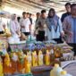 Deputi Ketersediaan dan Stabilisasi Pangan NFA I Gusti Ketut Astawa melakukan kunjungan ke pasar. (Dok. Tim Komunikasi Bapanas)  